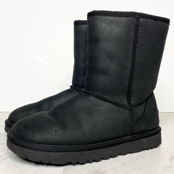 UGG Classic Short Leather Winter Black Boot 5 - Picture 1 of 13